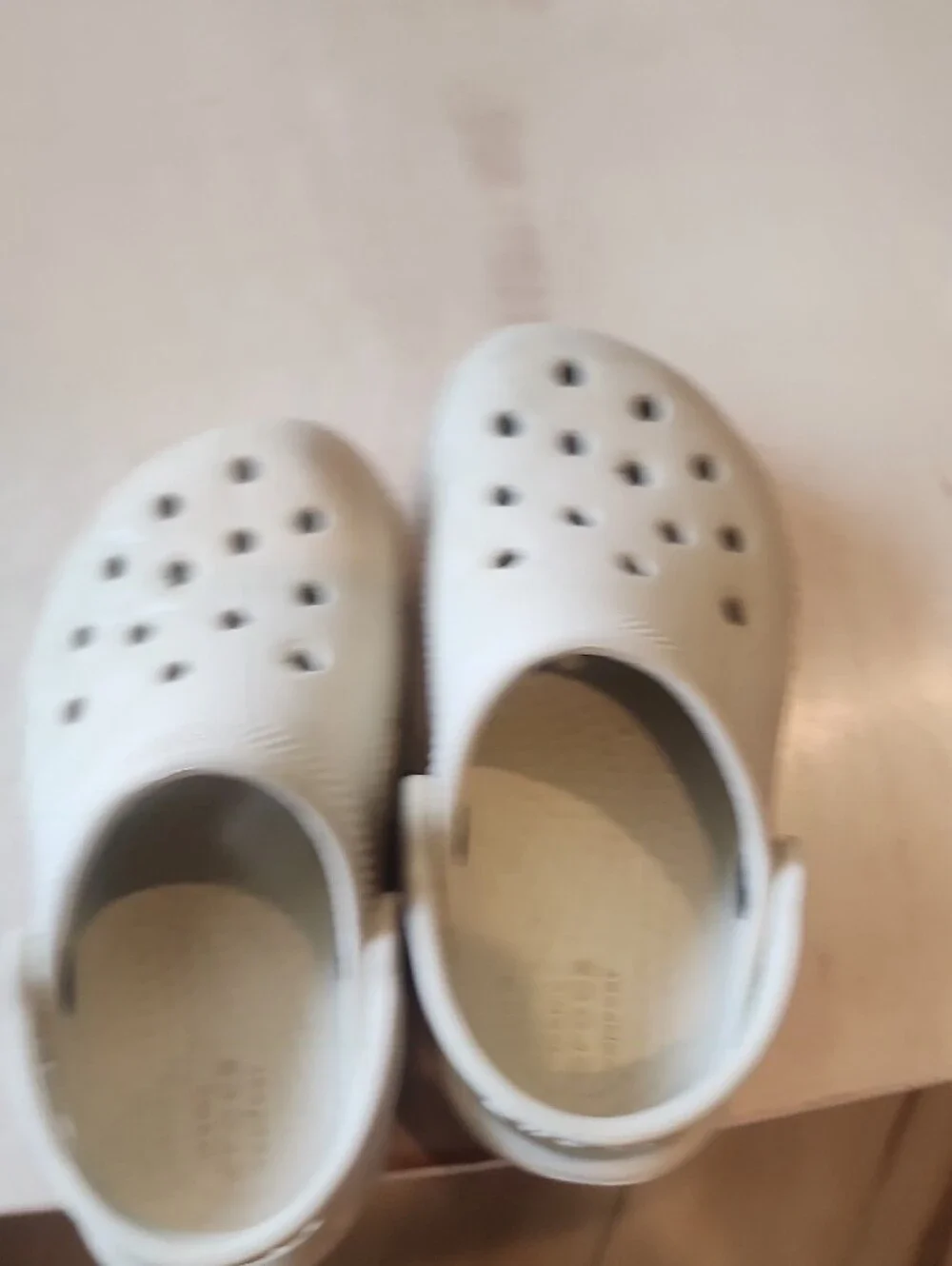 Crocs Cream